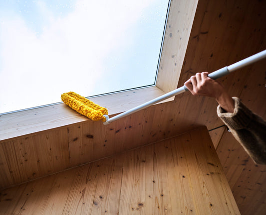 [hidden] [lifestyle] CleanTech™ Adjustable High Zone Duster with Replacement Pad