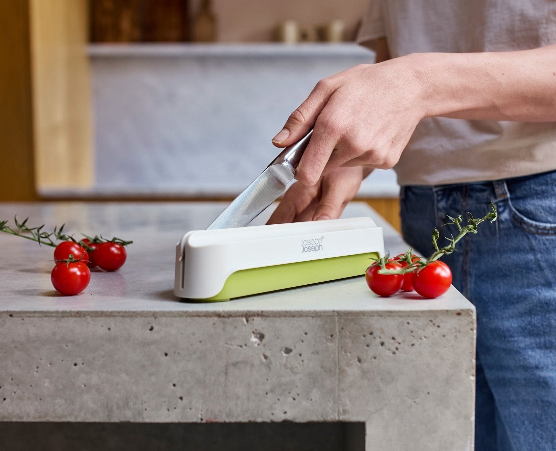 [half-width] Halve-It™ Food Slicing Tool