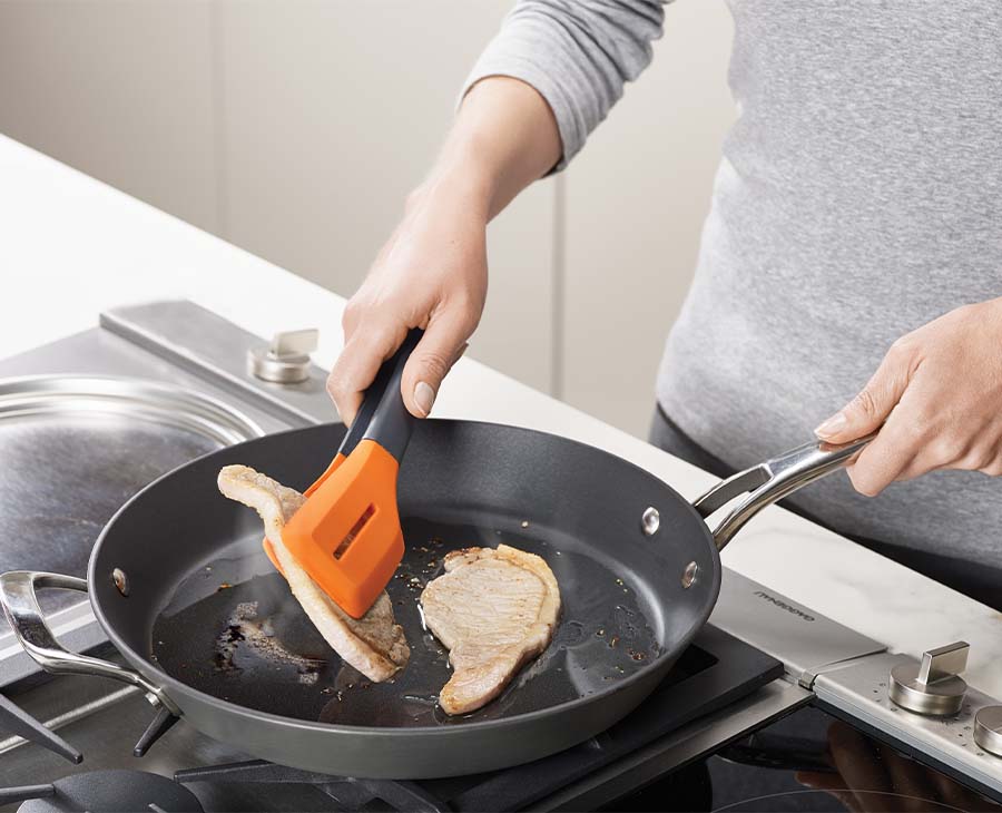 [hidden] [lifestyle] Turner Tongs - 10142 - Image 2