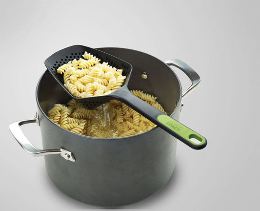 [hidden] [lifestyle] Scoop™ Plus Colander - 10160 - Image 2