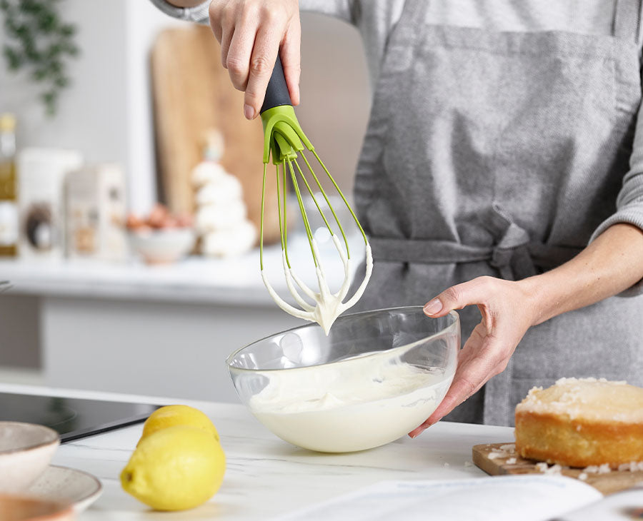 [hidden] [lifestyle] Twist 2-in-1 Whisk - 10539 - Image 2