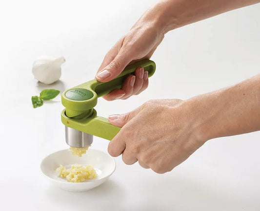 [hidden] [lifestyle] Helix Garlic Press - 20102 - Image 2