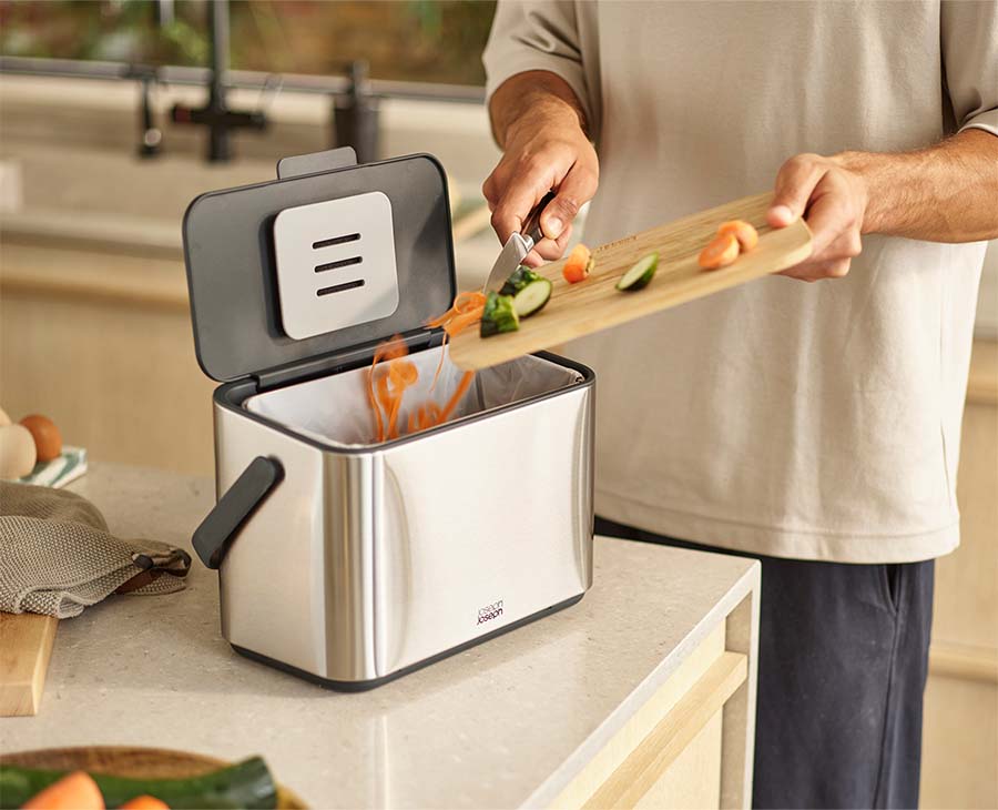 [hidden] [lifestyle] Collect™ 4L Stainless-steel Food Waste Caddy - 30145 - Image 2