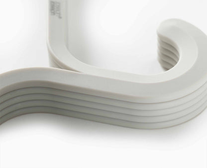 [half-width] Orderly™ Set of 5 Anti-tangle Clothes Hangers - 55003 - Image 4