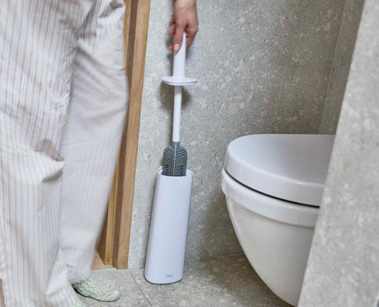 [hidden] [lifestyle] Flex™ 360 Pack of 2 Gloss White Toilet Brushes