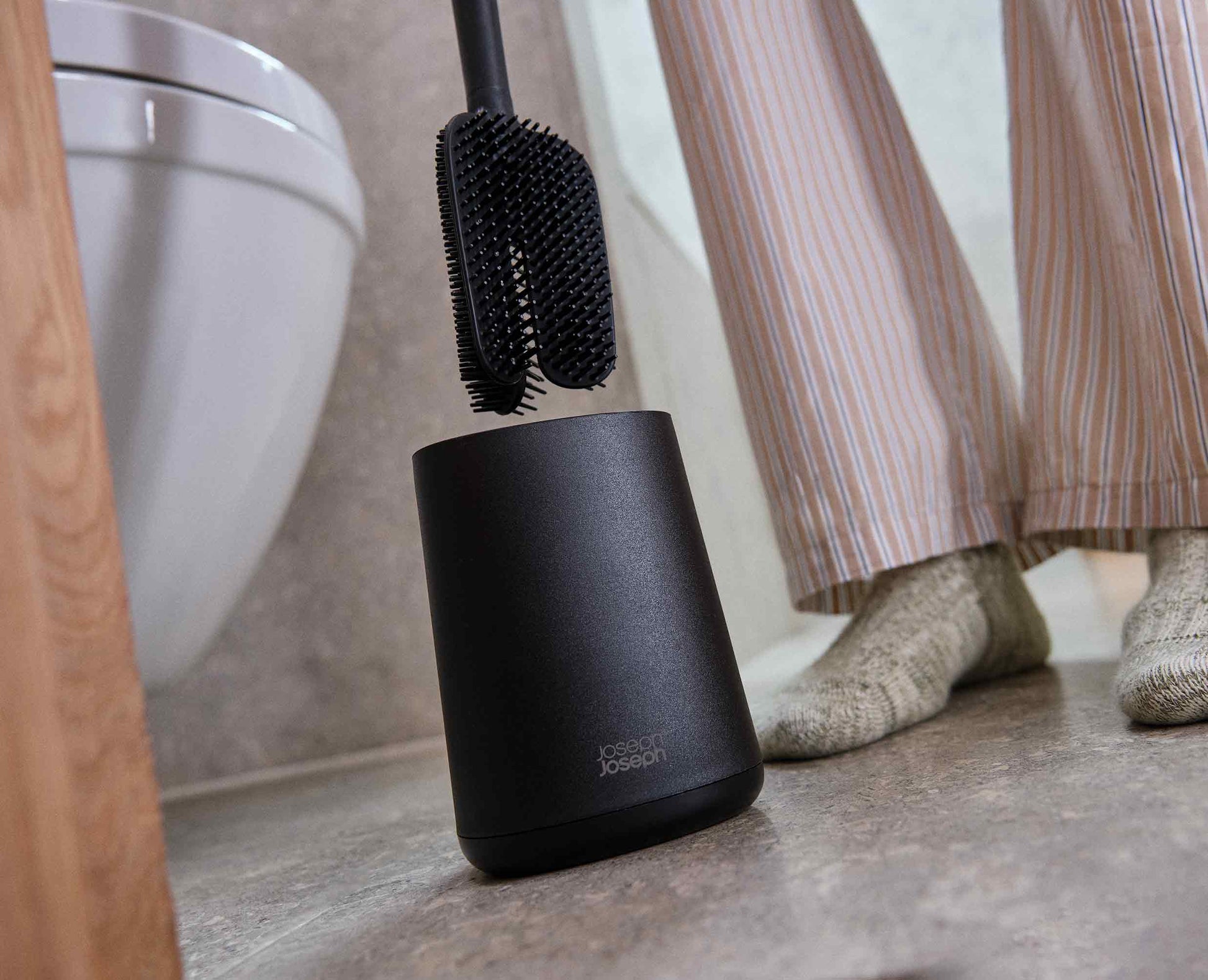 [half-width] Flex™ 360 Lite Matt Black Toilet Brush