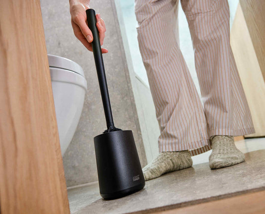 [hidden] [lifestyle] Flex™ 360 Lite Matt Black Toilet Brush