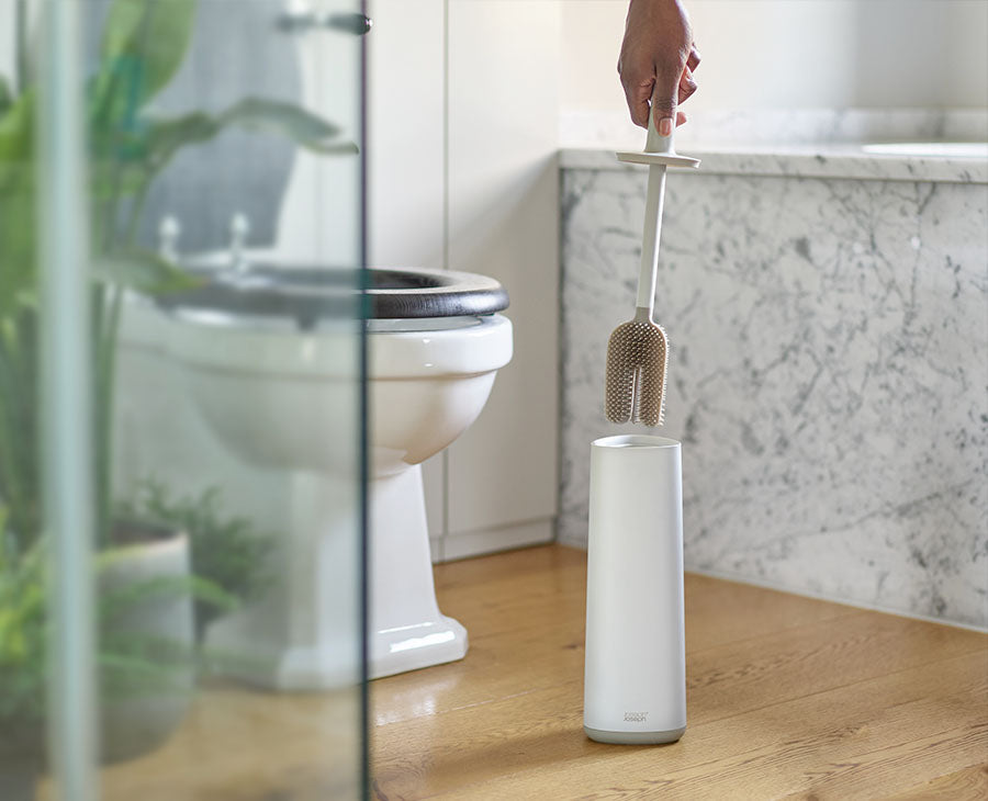 [hidden] [lifestyle] Flex™ 360 Advanced Toilet Brush with Matt Finish - 70573 - Image 2
