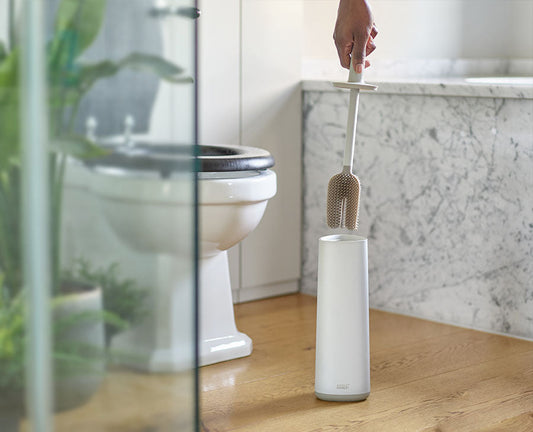 [hidden] [lifestyle] Flex™ 360 Advanced Toilet Brush with Matt Finish - 70573 - Image 2