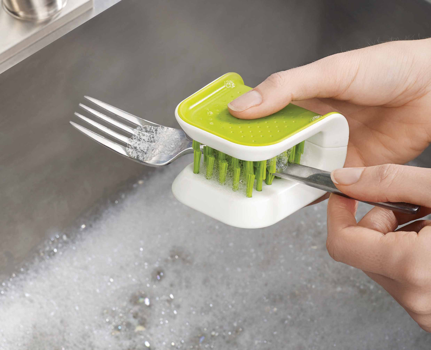 [half-width] BladeBrush™ Knife & Cutlery Cleaning Brush - 85105 - Image 4