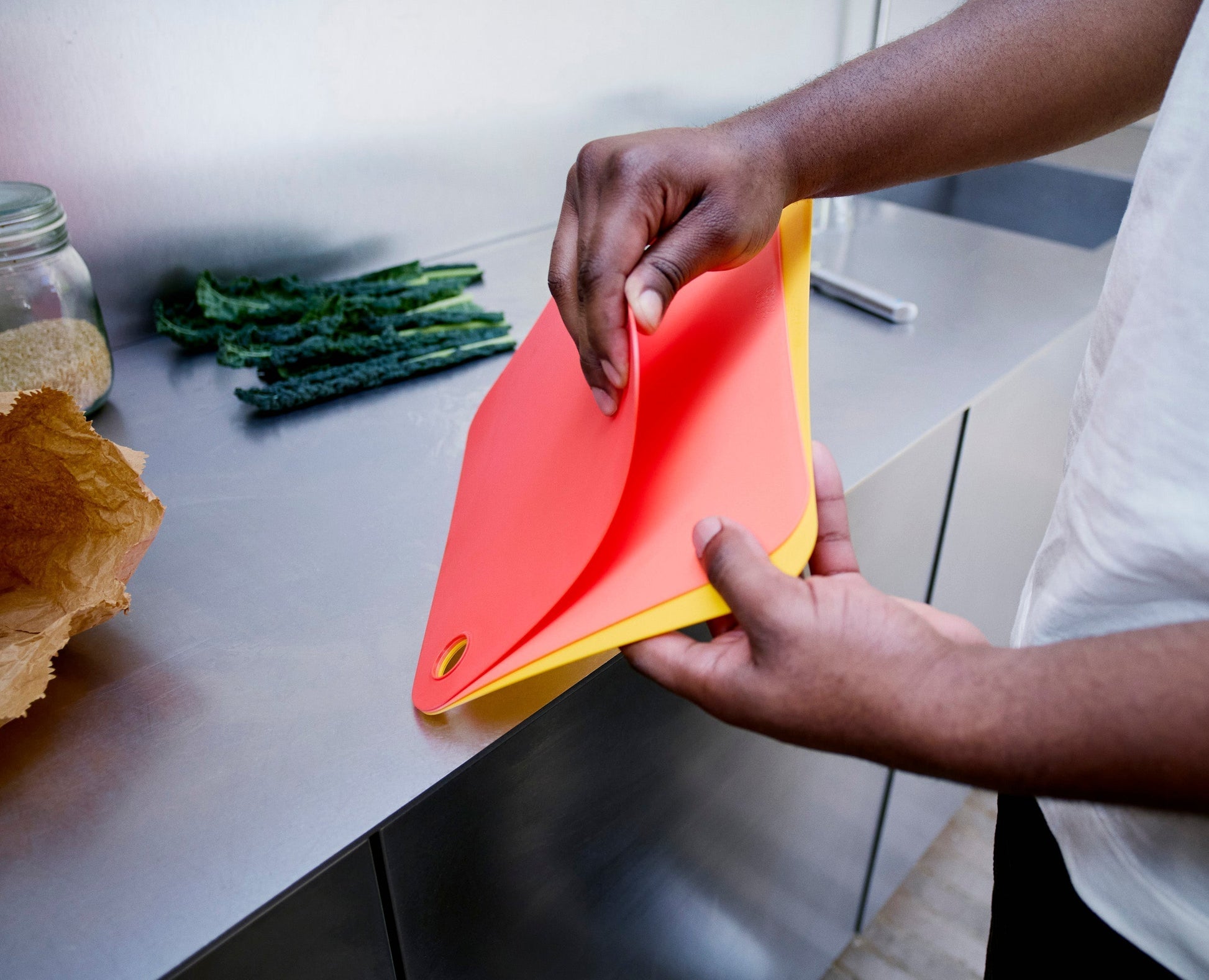 [hidden] [lifestyle] Pop™ 3-piece Sunrise Chopping Mat Set