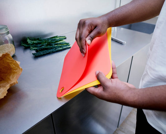 [hidden] [lifestyle] Pop™ 3-piece Sunrise Chopping Mat Set