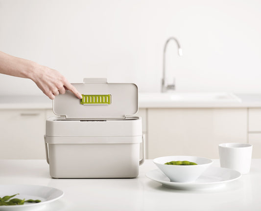 [hidden] [lifestyle] Compo™ 4L Stone Food Waste Caddy Starter Set