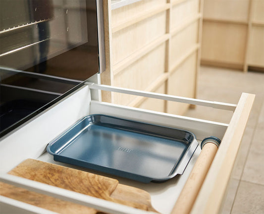 [hidden] [lifestyle] Nest™ Bake Non-Stick Large Blue Baking Tray - 45065 - Image 2