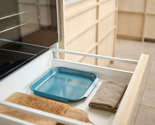 [hidden] [lifestyle] Nest™ Bake Non-Stick Medium Blue Baking Tray - 45066 - Image 2