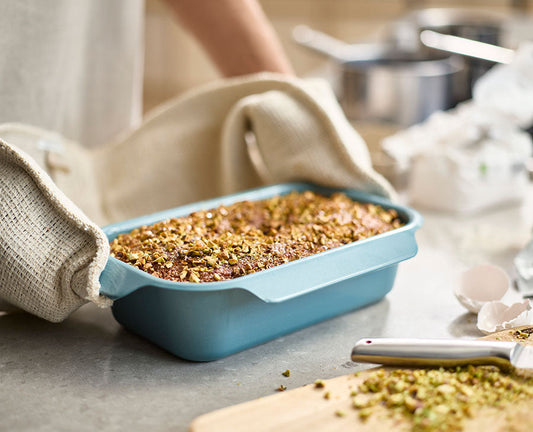[hidden] [lifestyle] Nest™ Bake Non-Stick Blue 2lb Loaf Tin - 45071 - Image 2